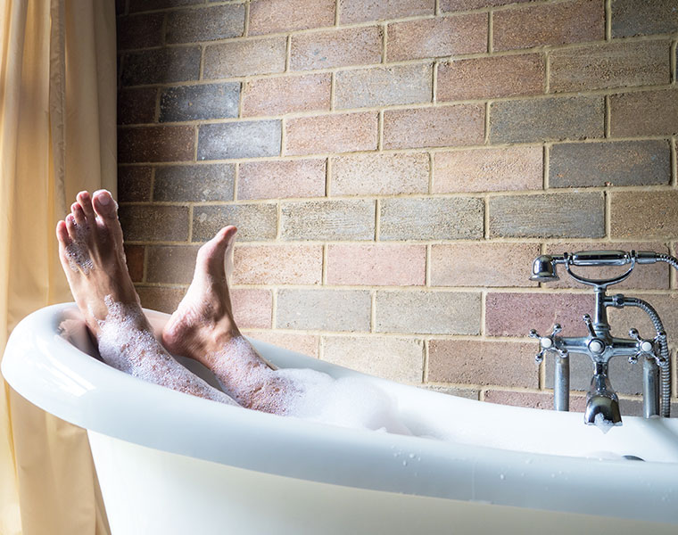 50代男性に“買わない理由”がない！入浴剤代わりの「湯舟に浸かる新常識」の記事を公開しました。